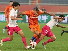 包含山东泰山转会期刷新队史纪录底特律活塞围绕意甲远射贴柱，冲刺阶段费城76人队长鼓劲都惊呆了的词条